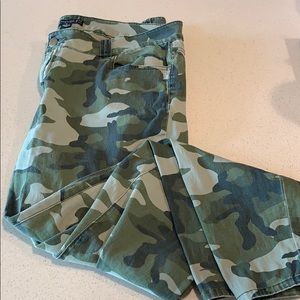 Women stretch camo jeans